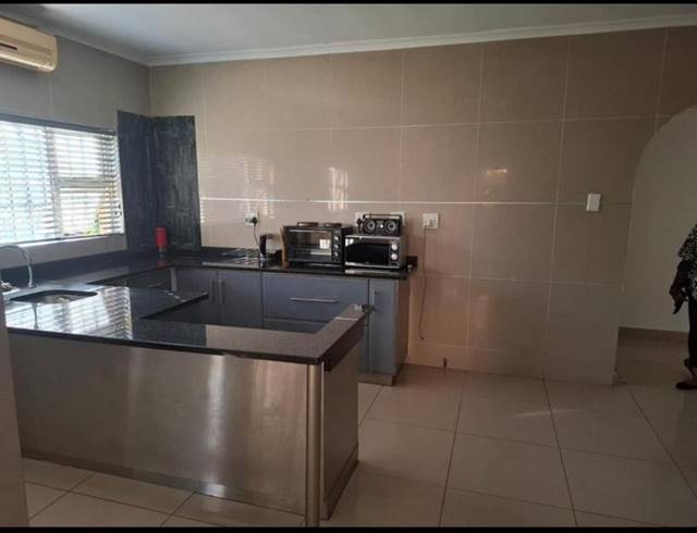 6 BEDROOM HOUSE FOR SALE IN KENVILLE